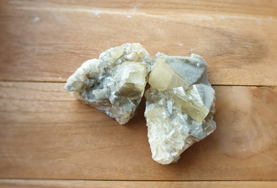 Ruwe brok van Celestiet - licht groen kristaal - grote stukken edelsteen - Afbeelding 3