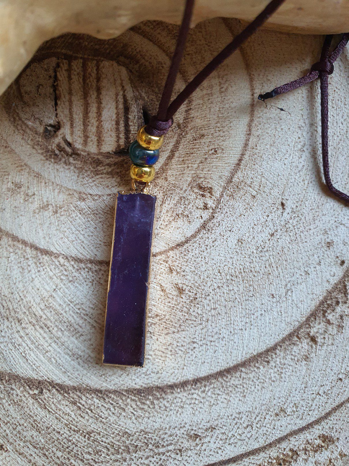 Prachtige handgemaakte Amethist edelsteen - kristaal ketting in gouden frame met kralen