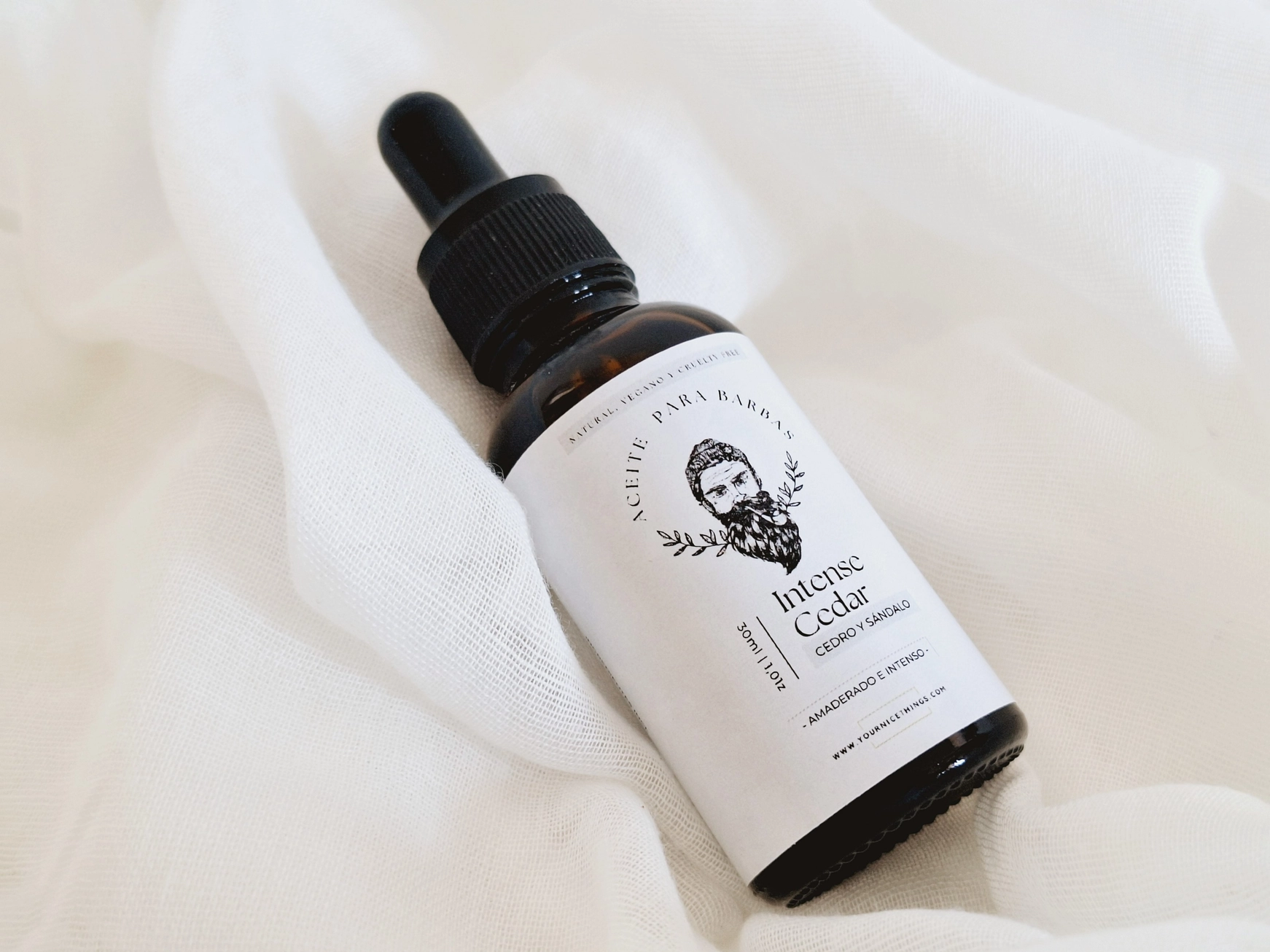 Biologische veganistische Baardolie - INTENSE CEDAR - houtnoten - huid - baard - haar - jojoba olie 30ml - Afbeelding 2