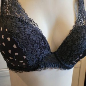 Mooi lingerie set in BLAUW kleur met STRING, 75B, M