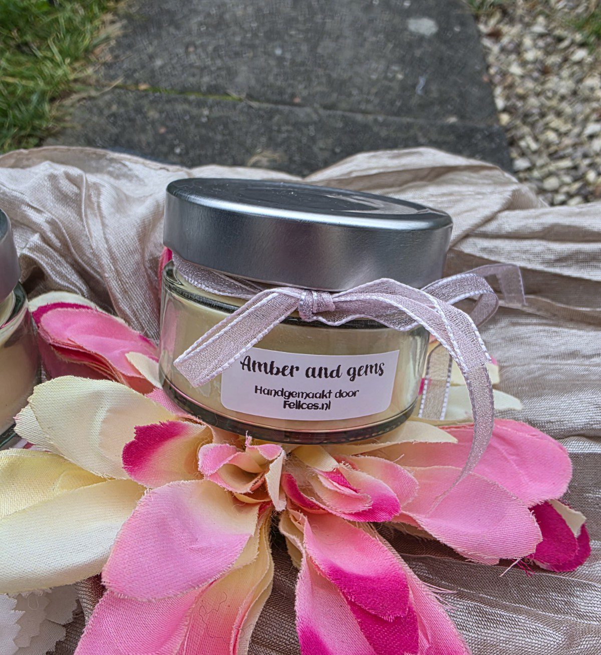 Handgemaakte ecologische kaars van puur soja wax - glazen pot - AMBER AND GEMS - amber geur met edelstenen 130gr