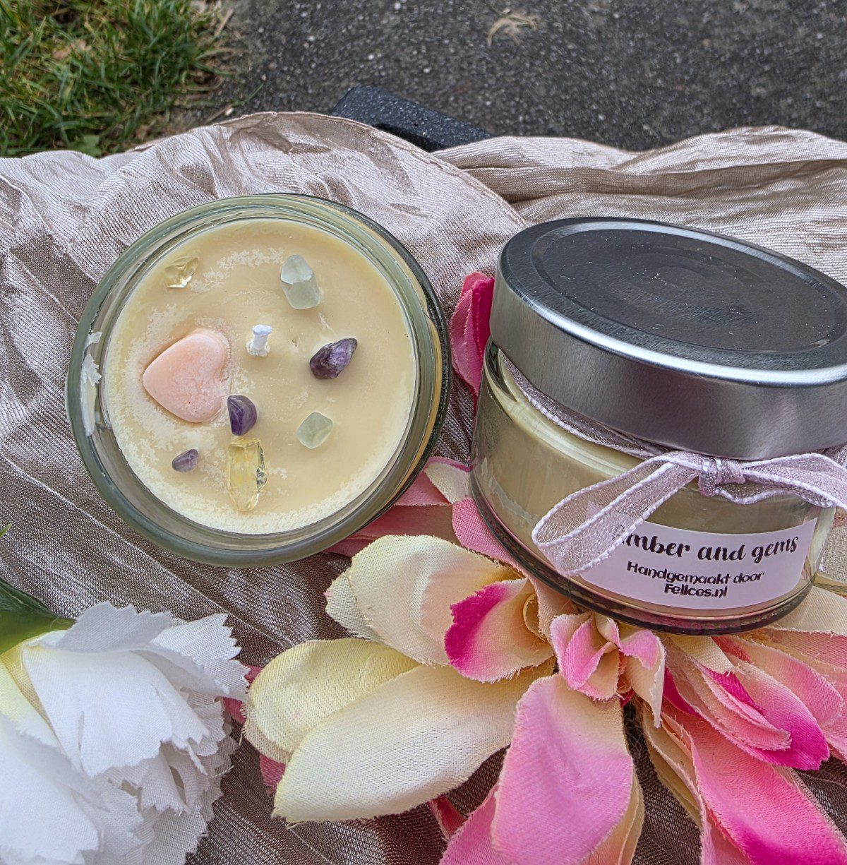 Handgemaakte ecologische kaars van puur soja wax - glazen pot - AMBER AND GEMS - amber geur met edelstenen 130gr