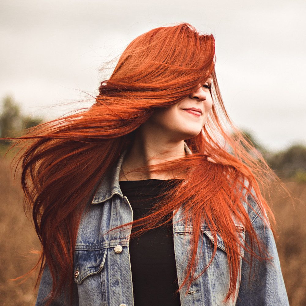 Hoe verf je haar op de meest natuurlijke manier met henna kleuring