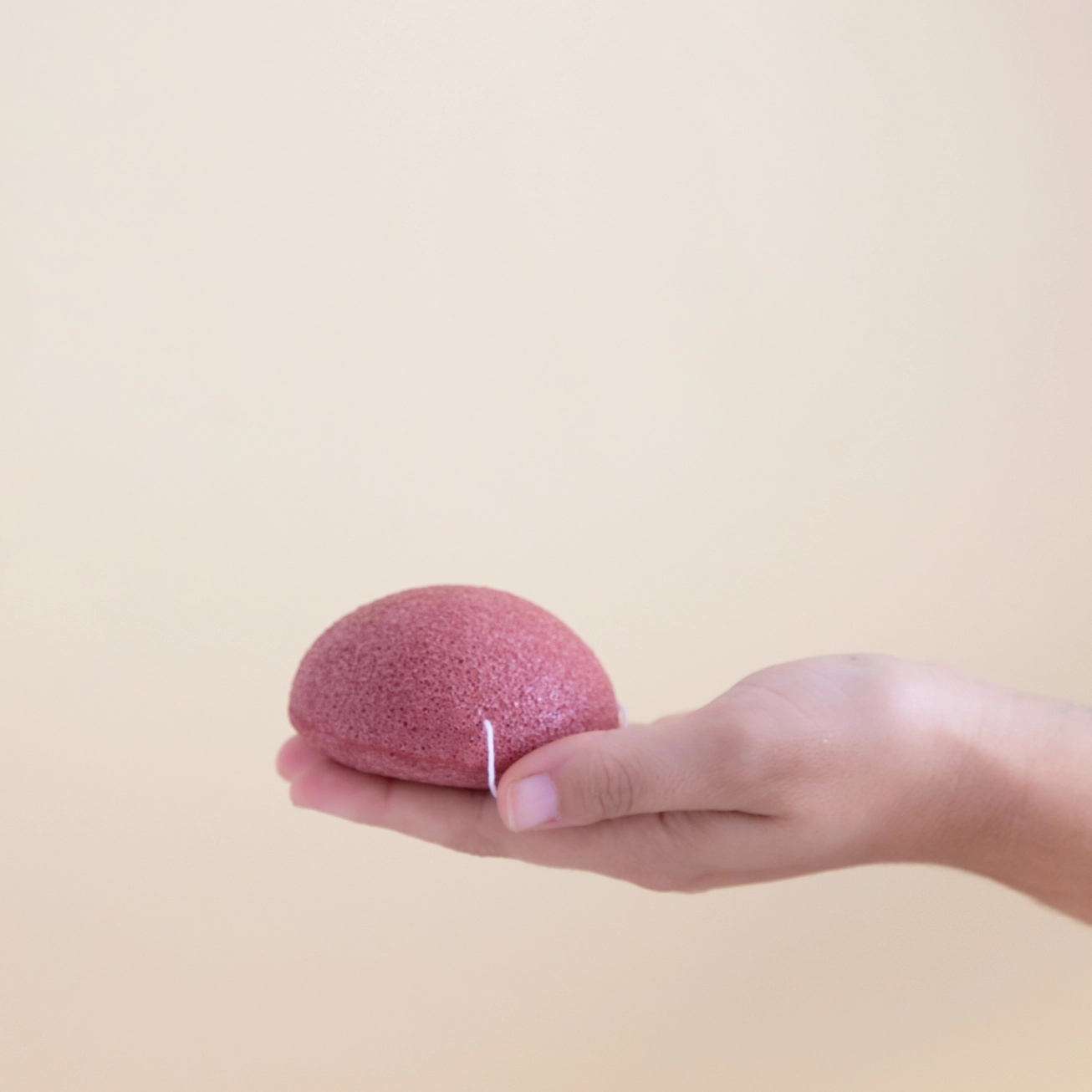 Konjac gezicht spons met rode klei - plantaardige en biologisch afbreekbare spons 1st - Afbeelding 3