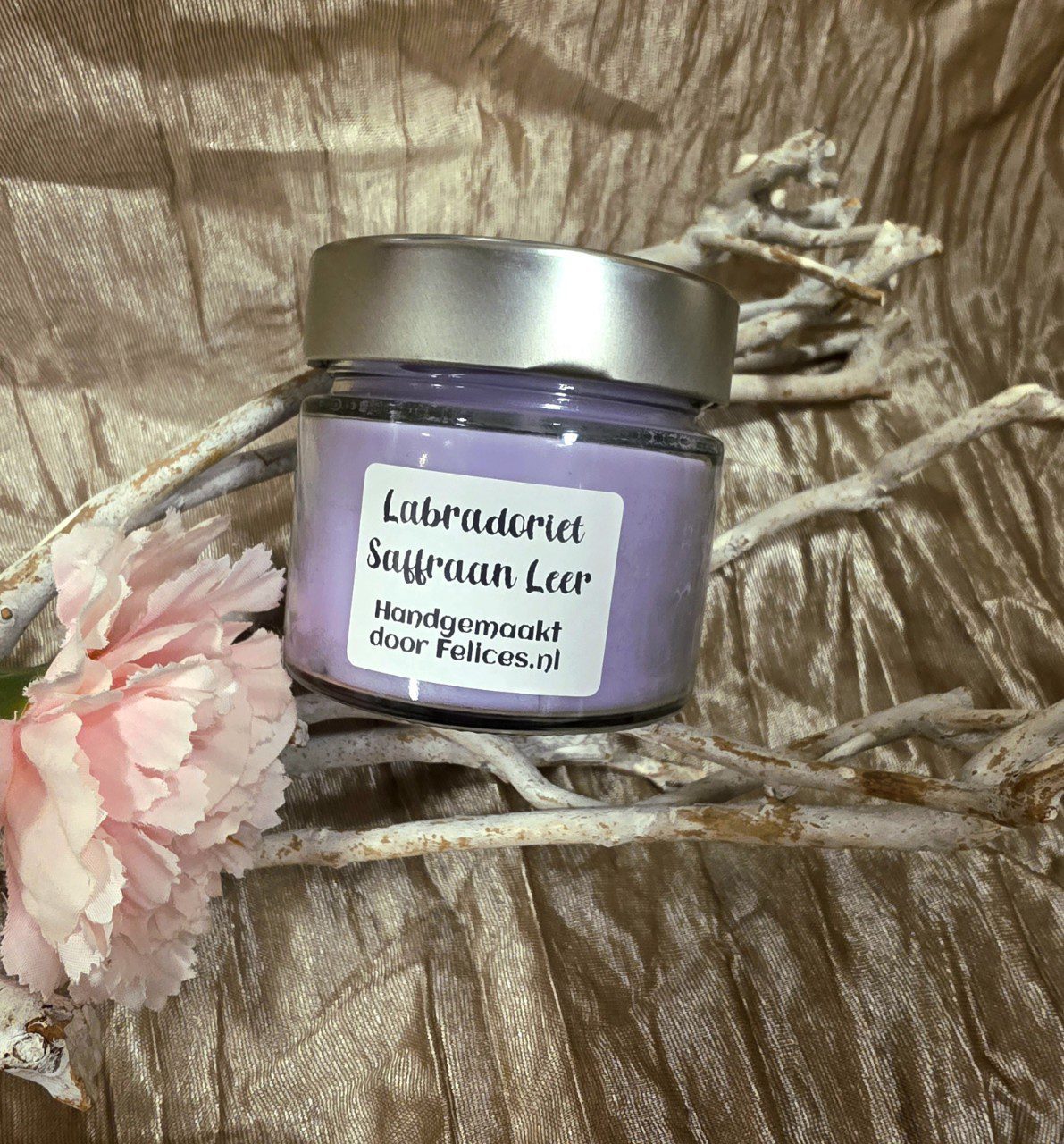 Handgemaakte ecologische kaars van puur soja wax - glazen pot - LABRADORIET SAFFRAAN - Saffraan leer geur met edelsteen 215gr