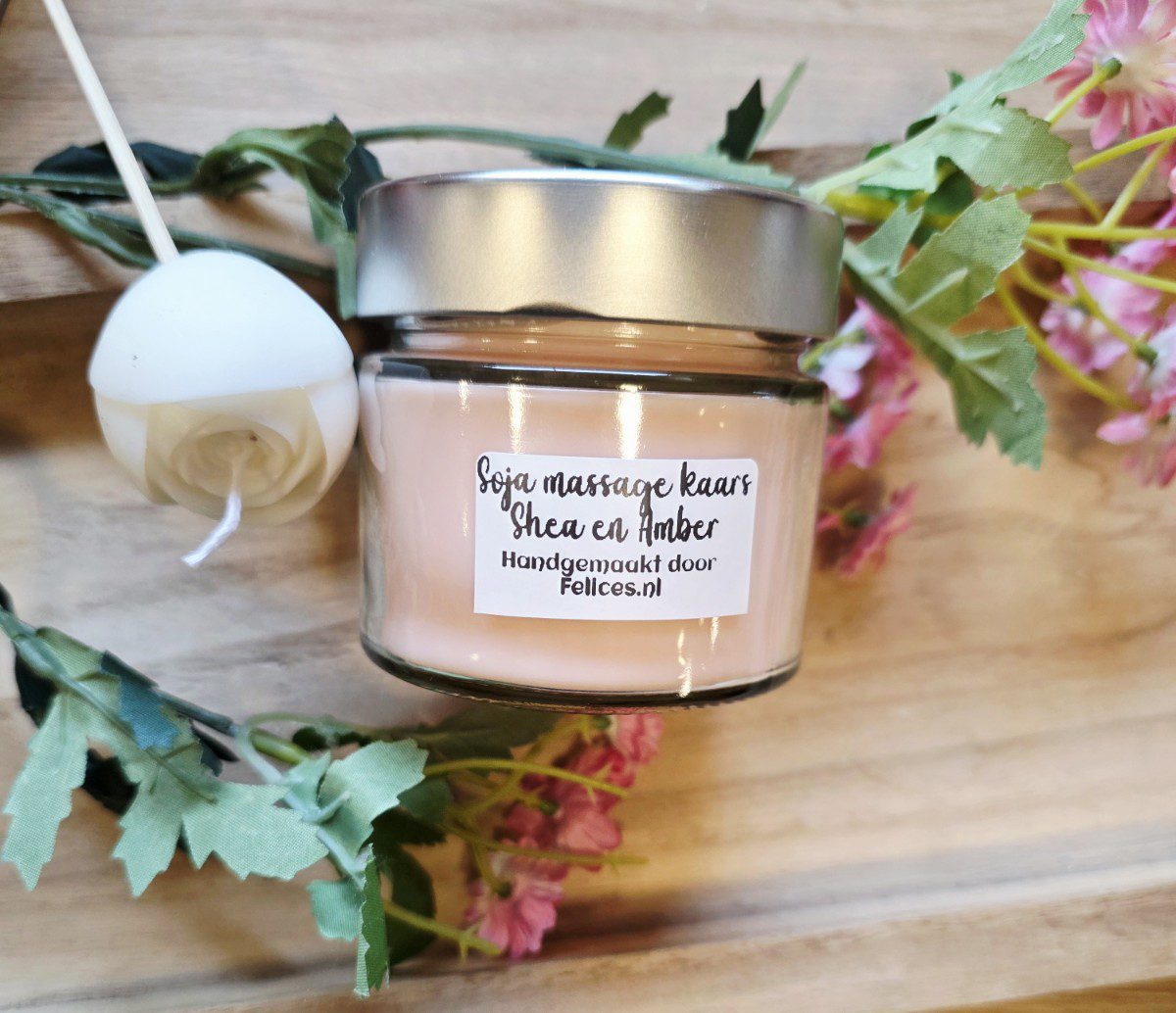 Handgemaakte soja massage kaars - shea boter - Amber en  tonka - zachte geurende massage 230gr