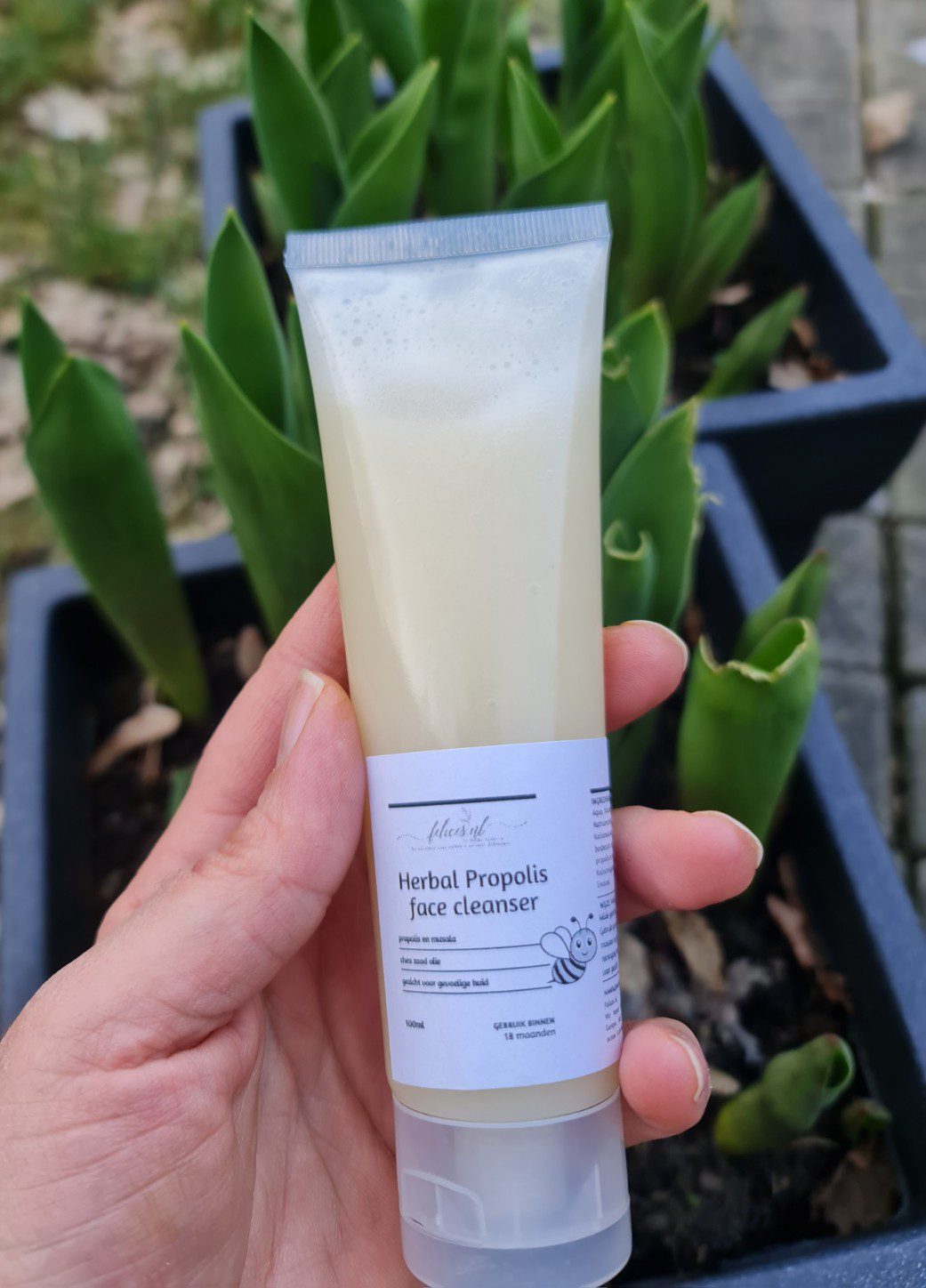 Handgemaakte milde gezicht reiniger met propolis - kruiden en chia zaad olie - alle huid types - 100ml - Afbeelding 2