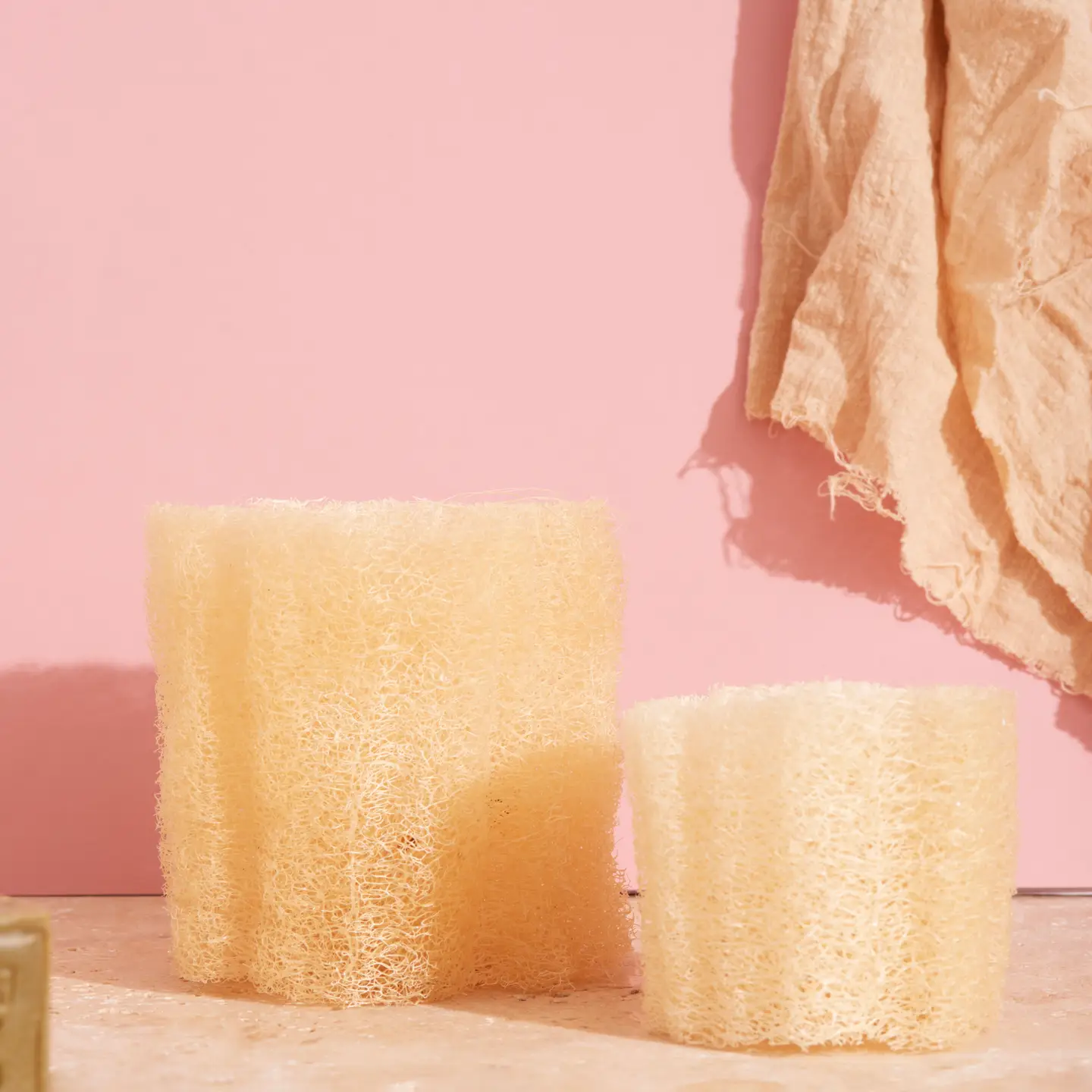 Organische Loofah Spons – natuurlijk product – uitstekend voor droge huid – doe de afwas mee - 8-10 cm - Afbeelding 3